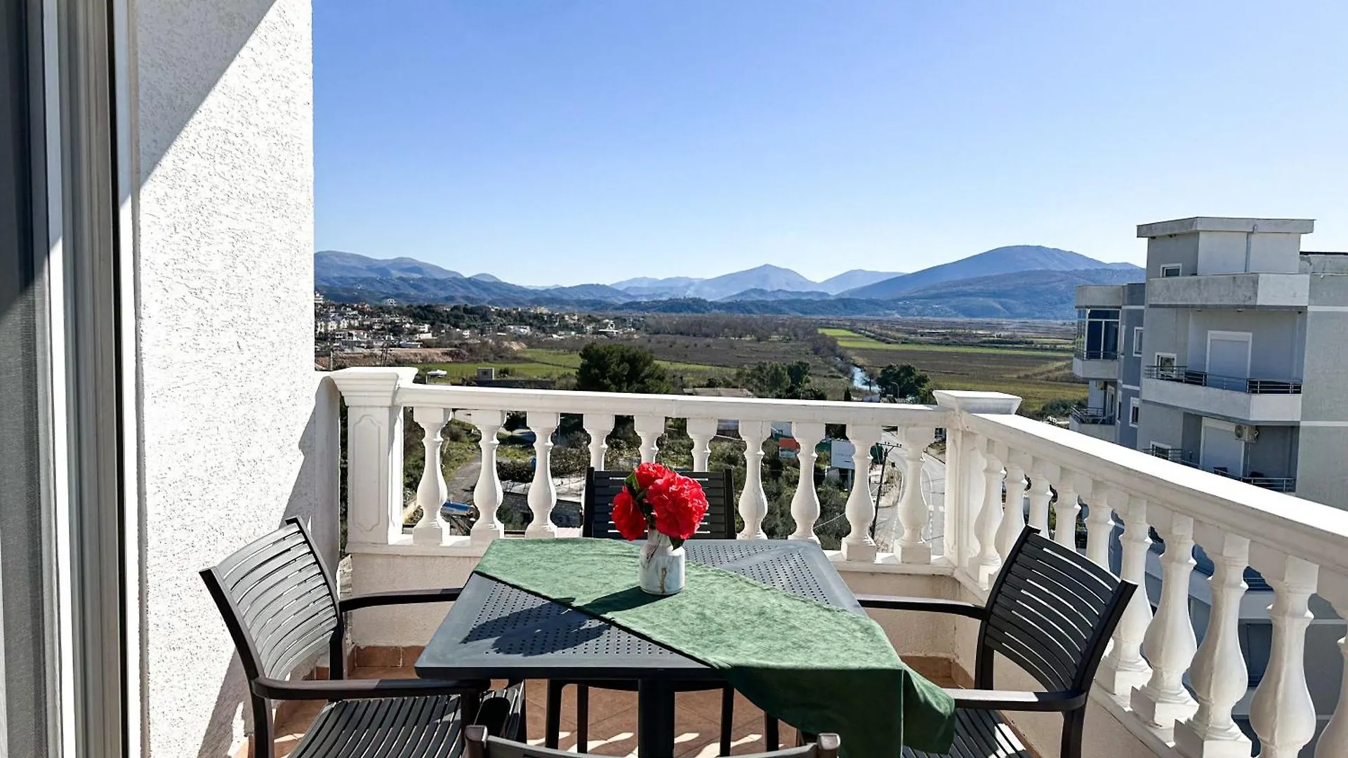Parid Appartments Sarandë 公寓