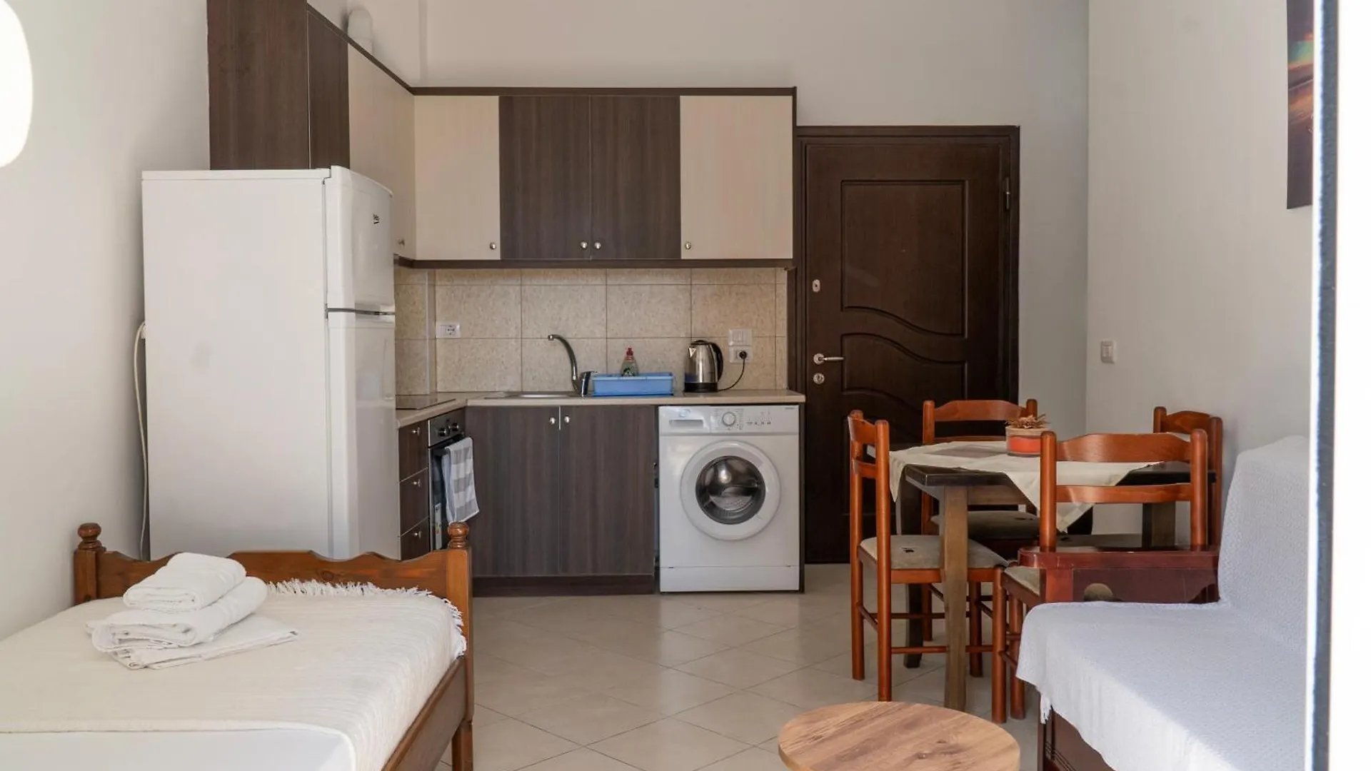 Parid Appartments Sarandë 公寓