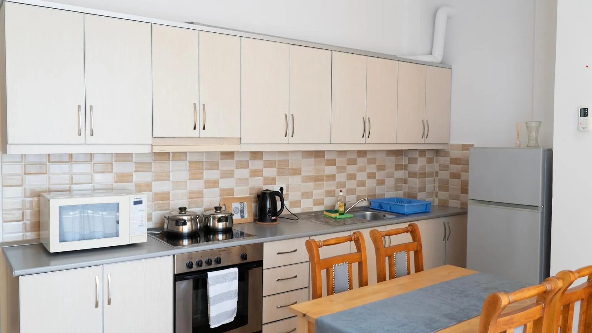 Parid Appartments Sarandë 0*,