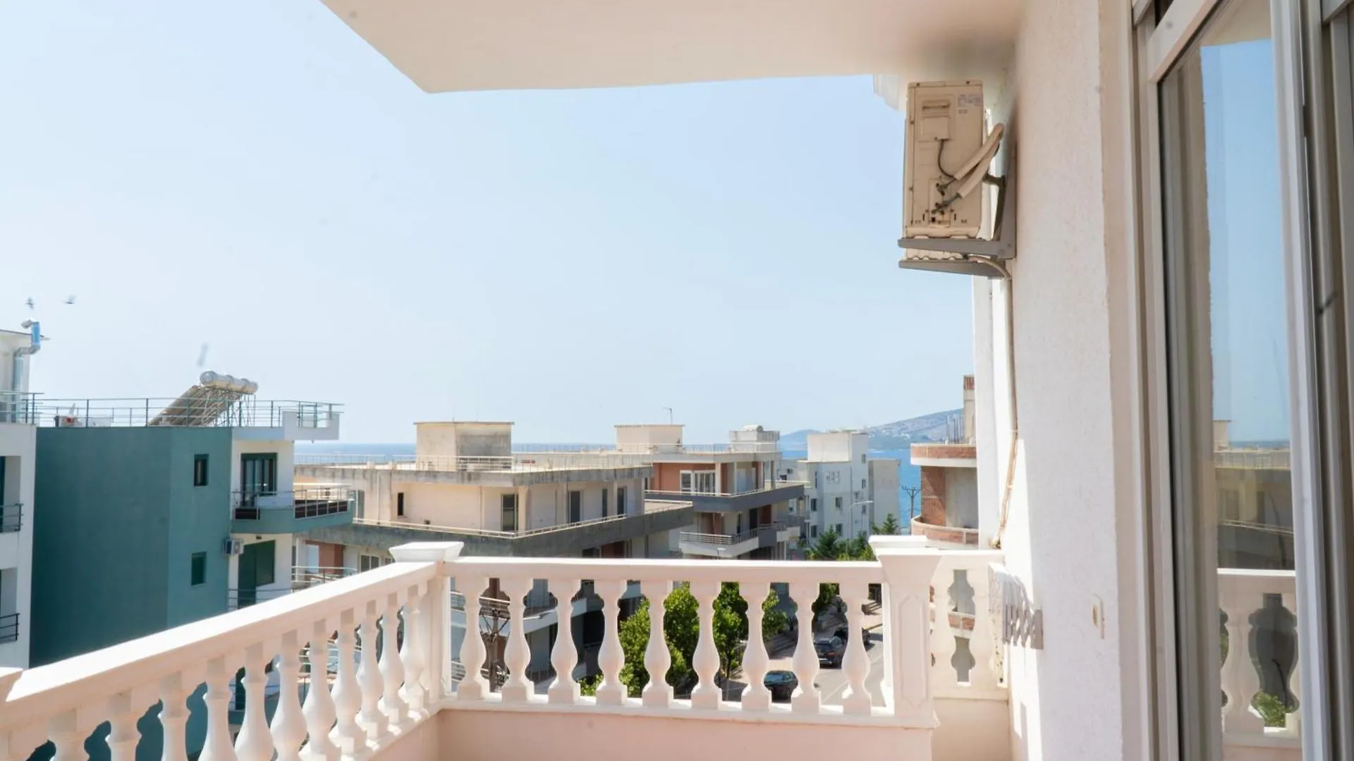 Parid Appartments Sarandë 0*,