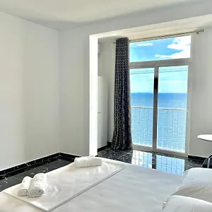 Redi's Seaview Apartament